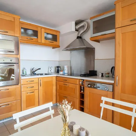 Maxime Apartment *